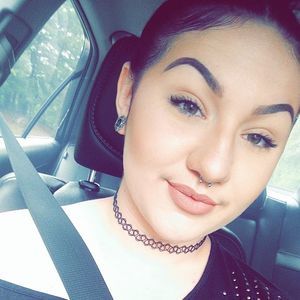 Meet your Posher, Alexis